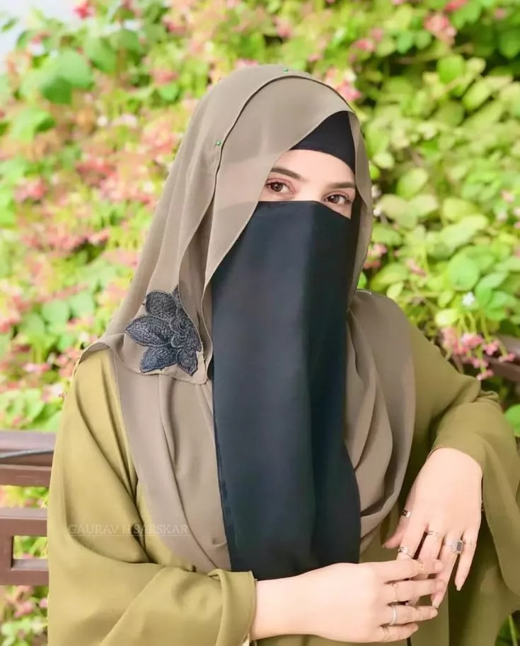 Esha Sadiqa
